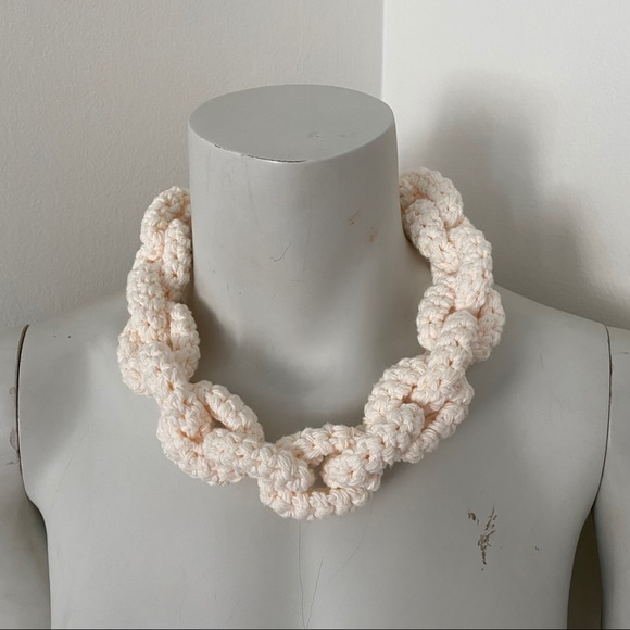 yokoo chain scarf
